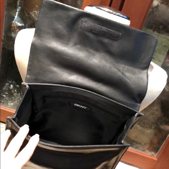 Black leather DKNY letter box back pack - Picture 4 of 8